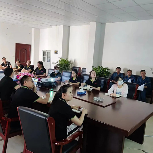 【特别报道】凝“新”聚力·不负韶华——凯力专汽组织开展八月新员工安全培训会