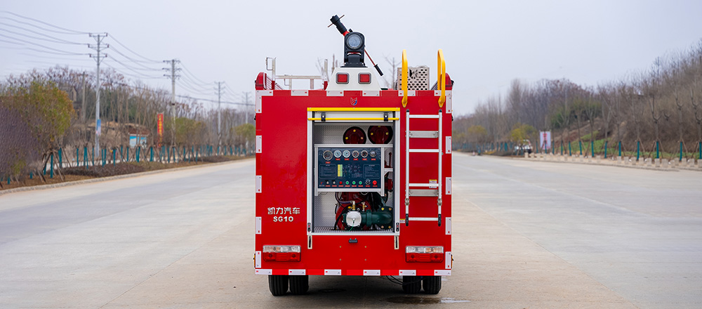 东风途逸双排水罐消防车图4