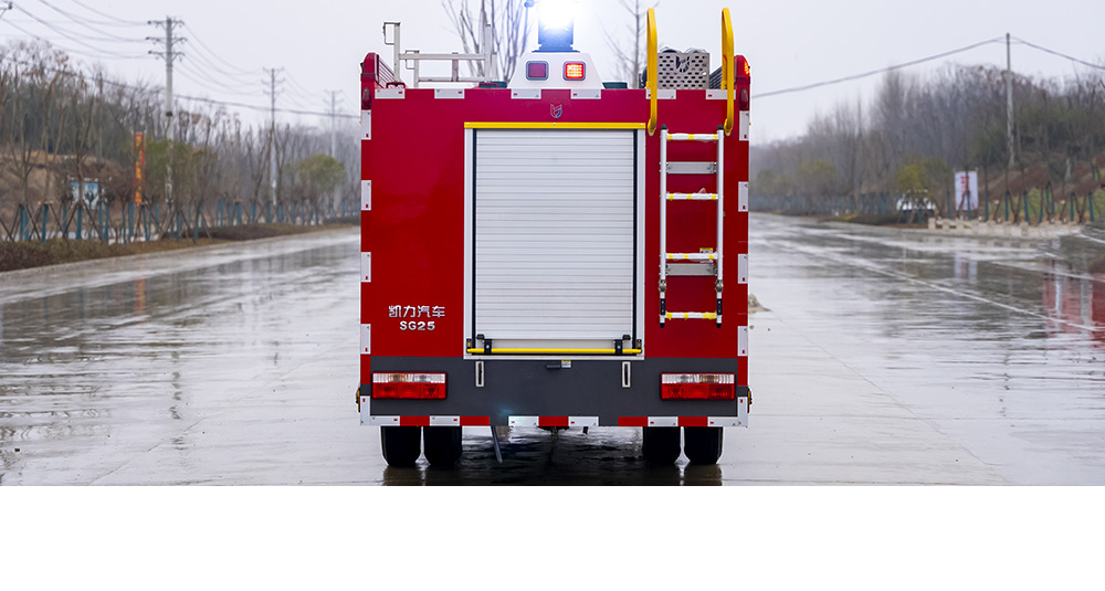 东风小多利卡内藏水罐消防车图8