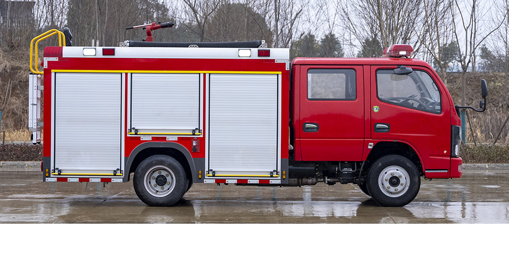 东风小多利卡内藏水罐消防车图5