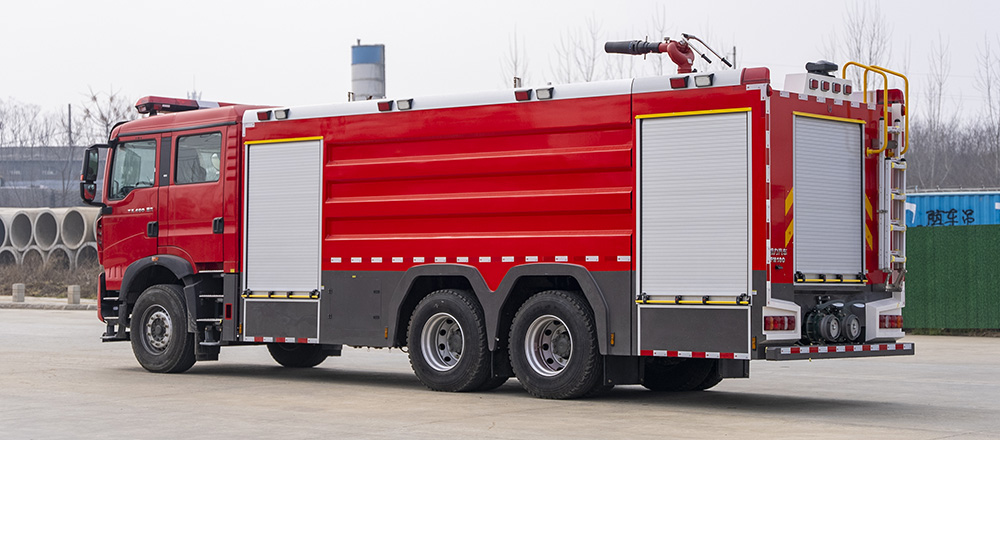 豪沃后双桥外露水罐消防车图4