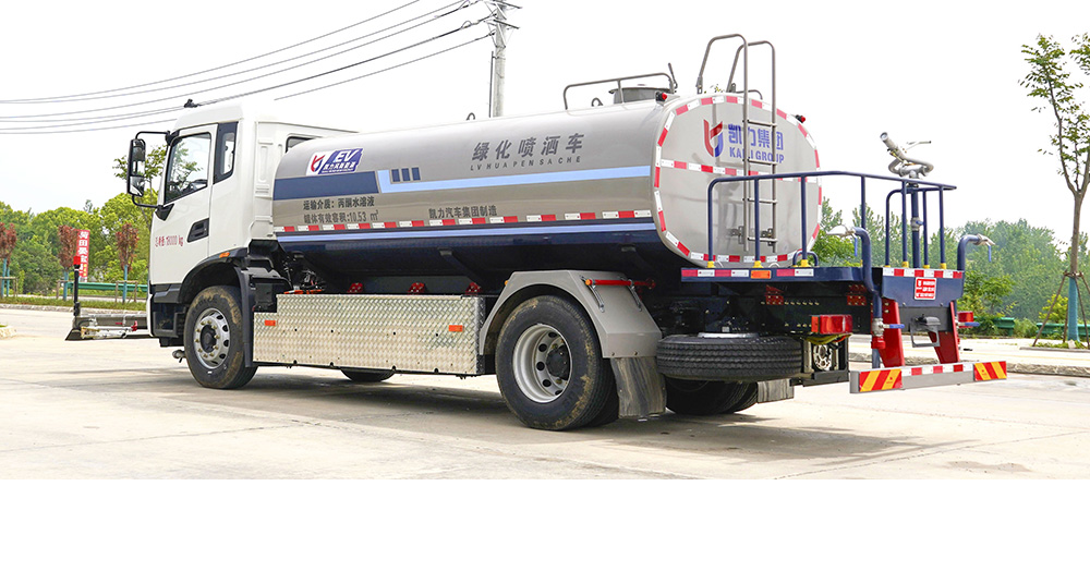 东风天锦纯电路面清洗车图4