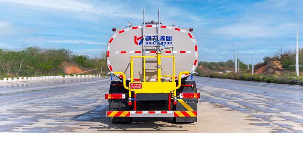 瑞沃ES7洒水车图8