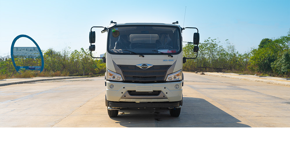 福田小三轴洒水车图6