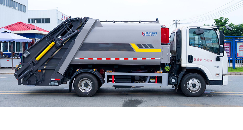 柳汽乘龙L2压缩式垃圾车图1