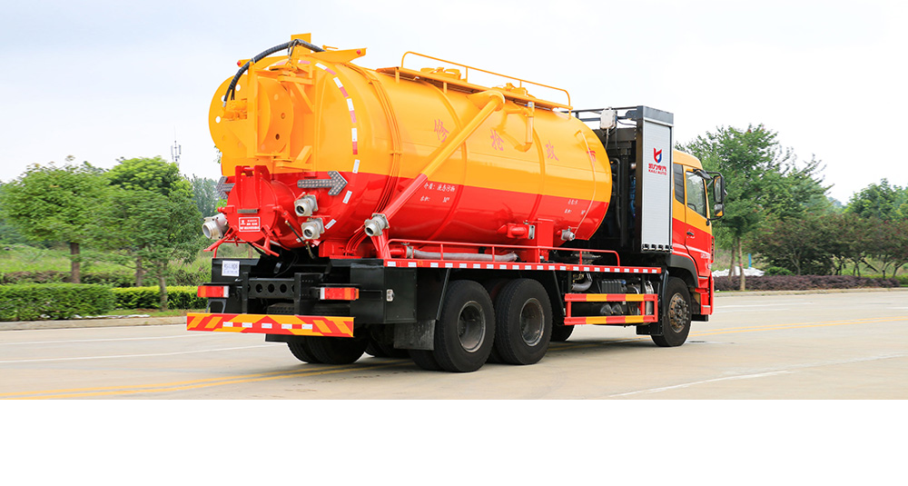 东风天龙清洗吸污车图3