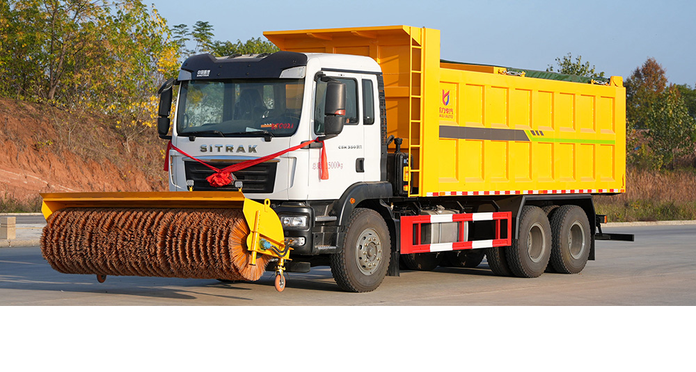 重汽后双桥除雪车图2