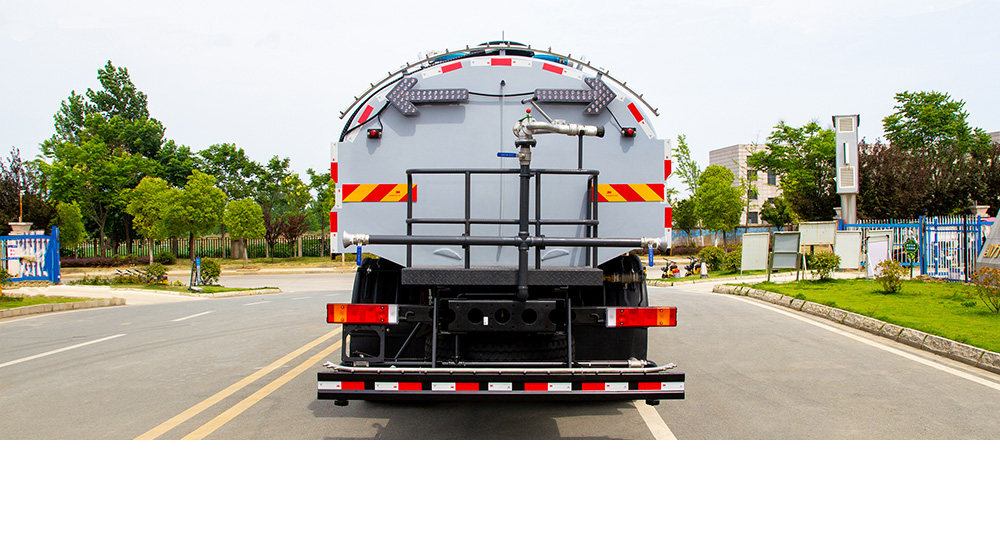 天龙路面养护车图8