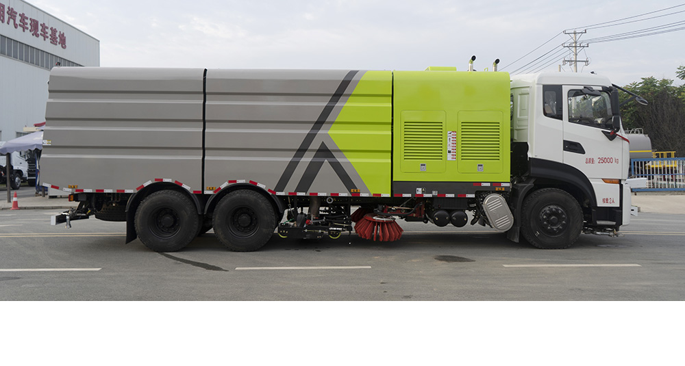 东风天龙洗扫车图5