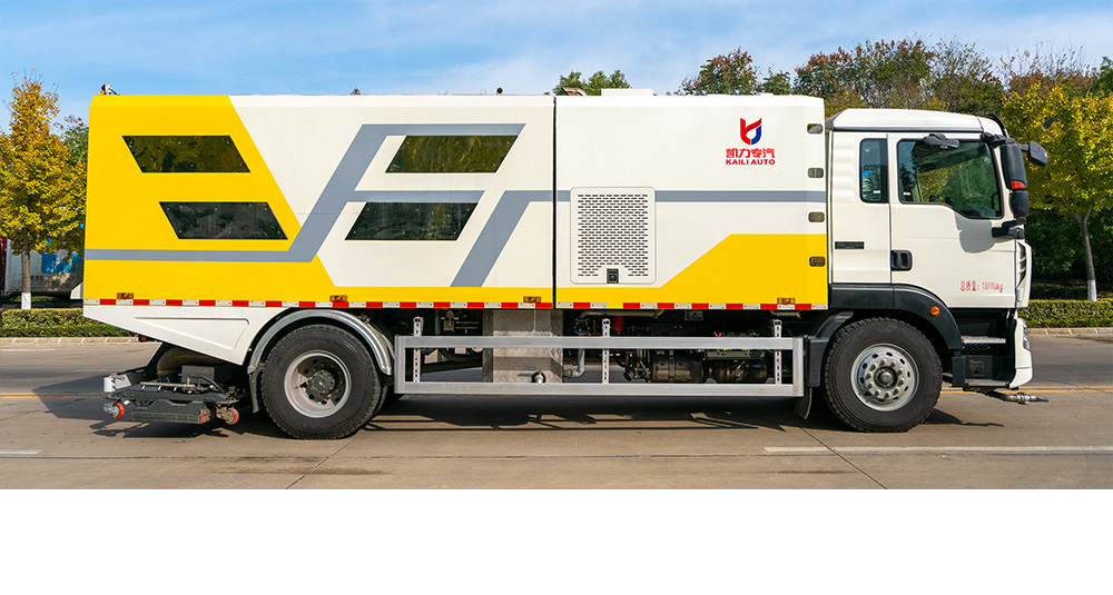 重汽豪沃深度保洁车图3