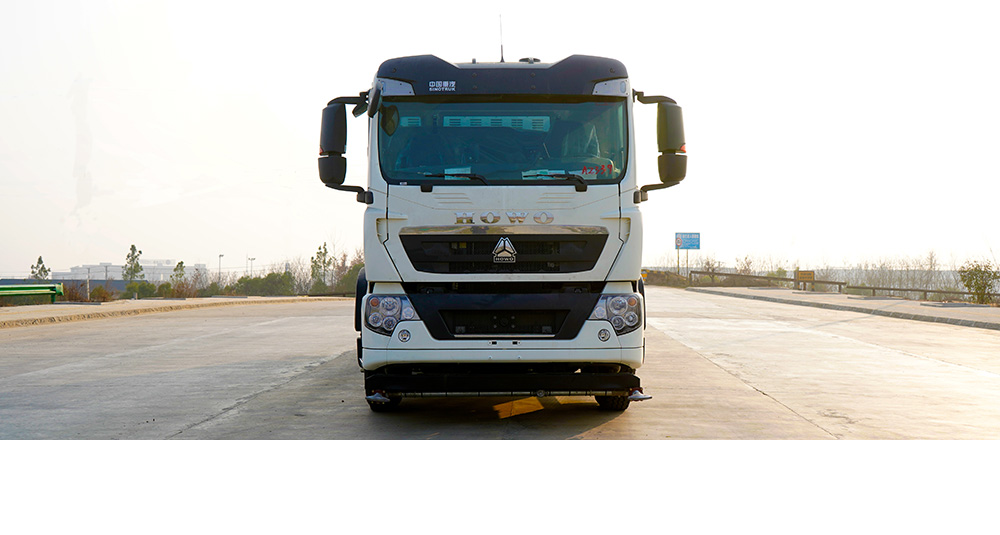 重汽豪沃后双桥深度保洁车图7