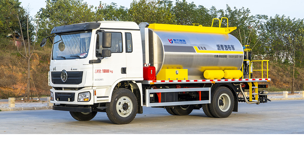 陕汽德龙沥青洒布车图1